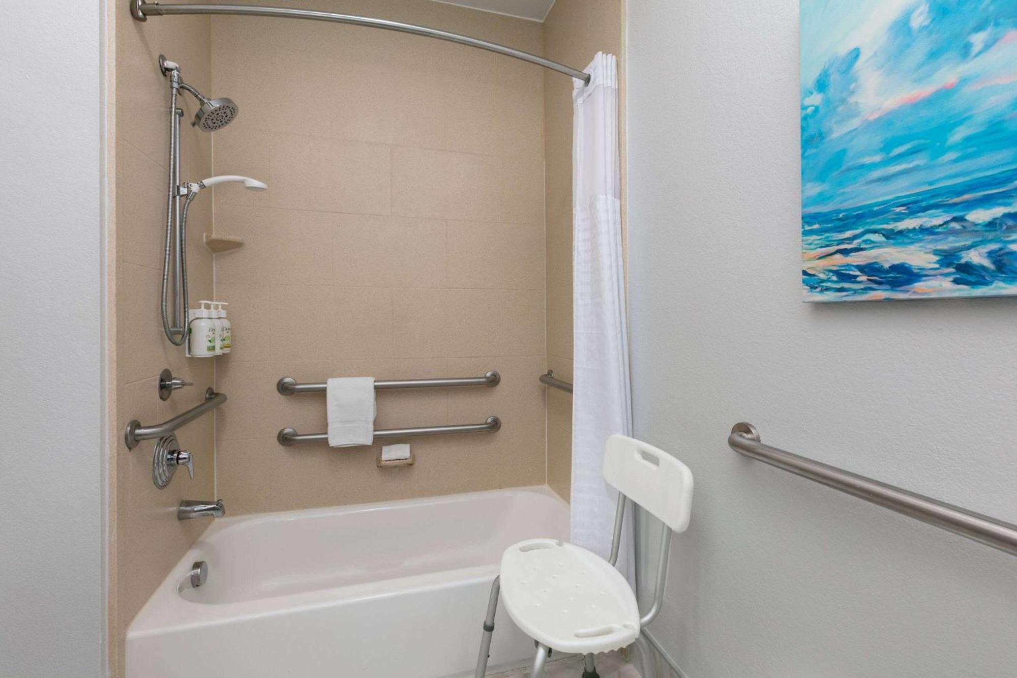 La Quinta Inn & Suites By Wyndham Ft Worth-Burleson Ngoại thất bức ảnh