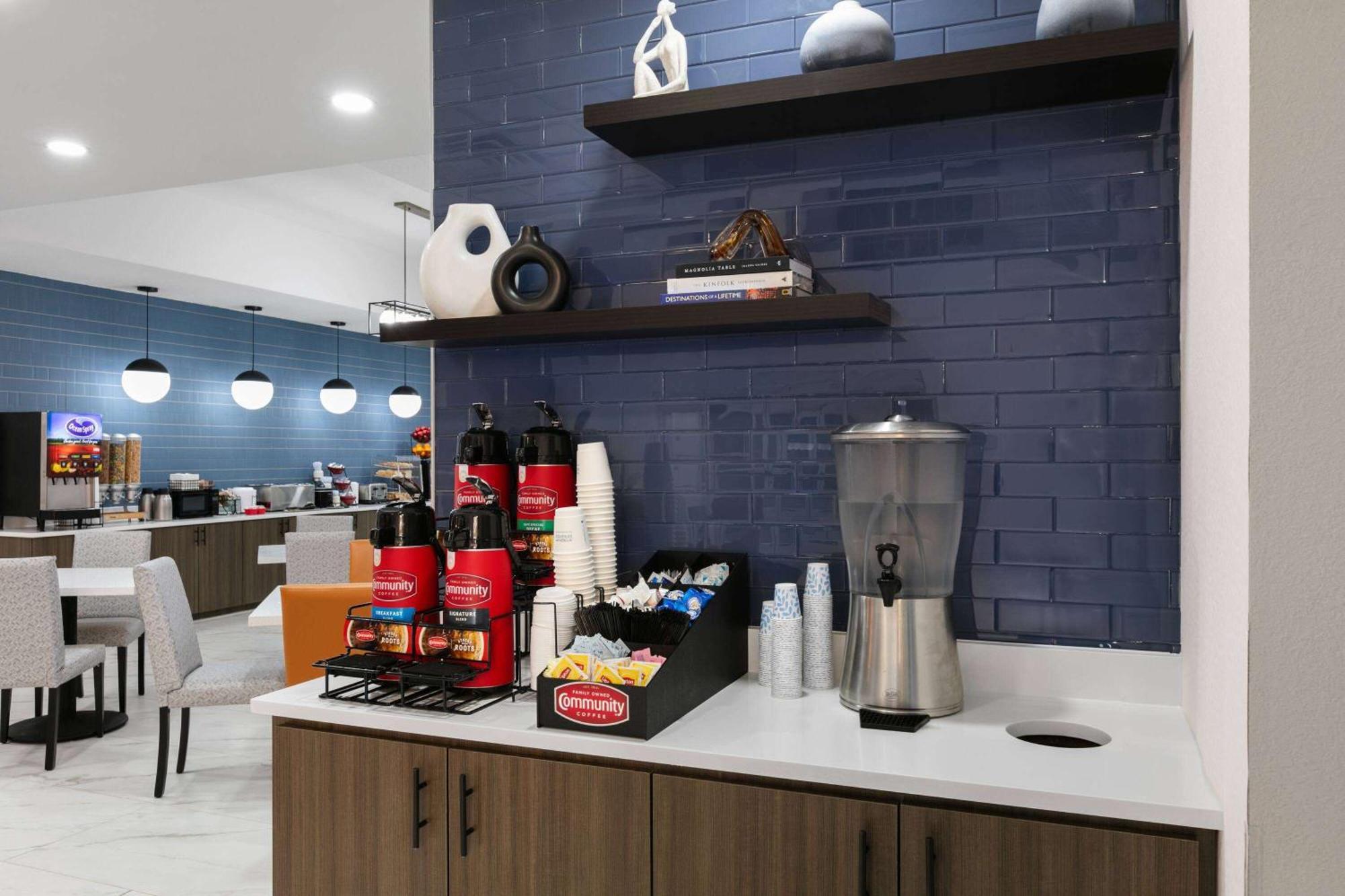 La Quinta Inn & Suites By Wyndham Ft Worth-Burleson Ngoại thất bức ảnh