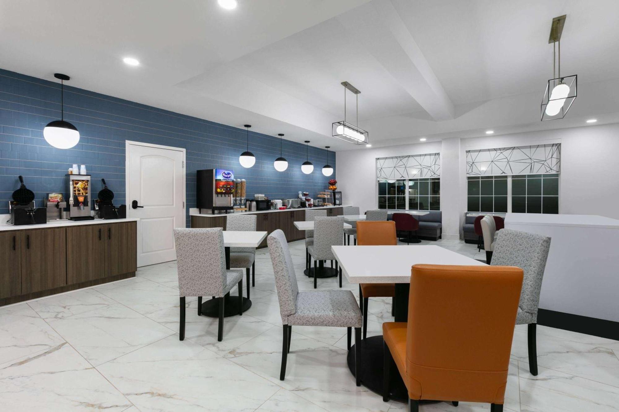 La Quinta Inn & Suites By Wyndham Ft Worth-Burleson Ngoại thất bức ảnh